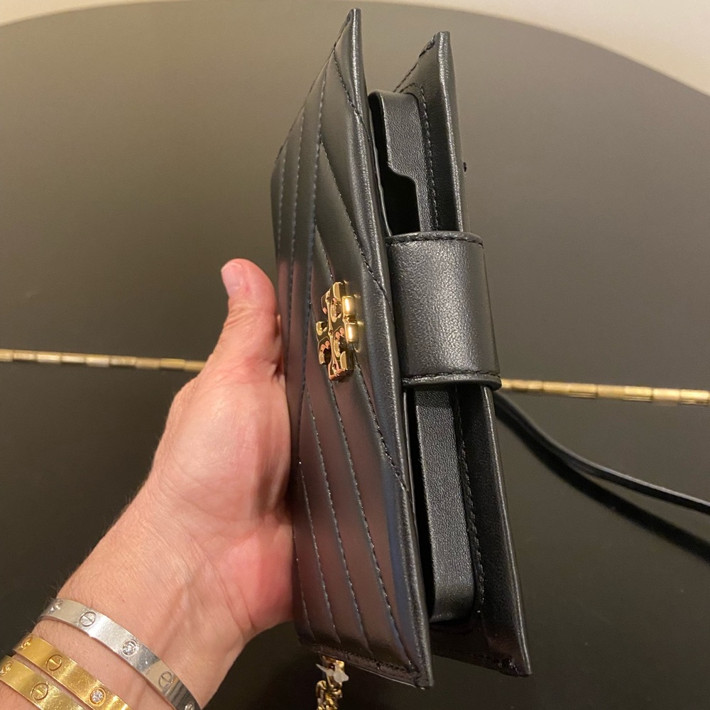 NWT authentic rare luxury minimalist Tory Burch Kira Chevron Phone Crossbody - Picture 14 of 17
